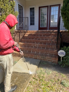 Pressure Washing Sidewalk in Williamsburg VA