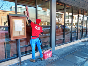 Fish Window Cleaner Cleaning Windows of Blackfinn Randhurst Grill