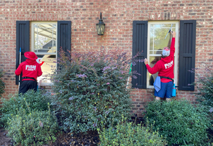 Two Fish Window Cleaners Cleaning Exterior Home Windows