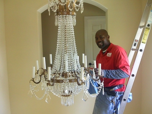 Chandelier Cleaning Fish Window, What S The Best Way To Clean Chandeliers